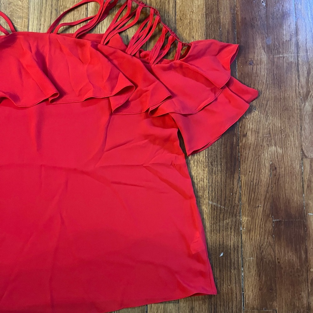 Red top! - Picture 2 of 3